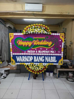 Papan Bunga di Bentarsari Salem
